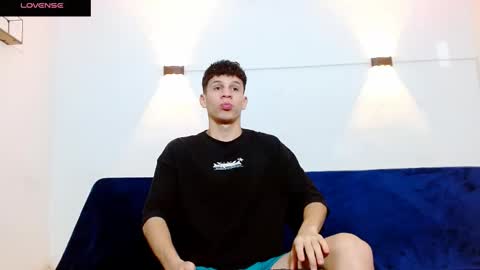 john_ssnow29 online show from November 18, 9:36 am