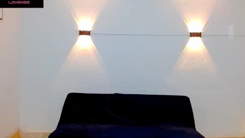 john_ssnow29 online show from December 4, 1:42 pm