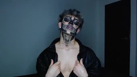 Snapshot of john_vichenso chatting on October 31, 12:33 am John Vichenso online show from October 31, 12:33 am