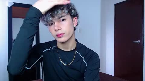 Snapshot of john_vichenso chatting on November 10, 9:03 pm John Vichenso online show from November 10, 9:03 pm