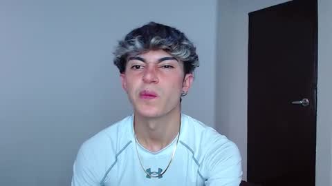 Snapshot of john_vichenso chatting on November 14, 9:24 pm John Vichenso online show from November 14, 9:24 pm