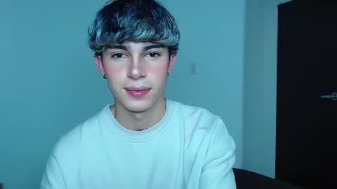 Snapshot of john_vichenso chatting on November 18, 9:52 pm John Vichenso online show from November 18, 9:52 pm