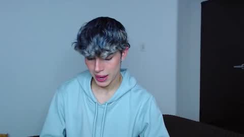 Snapshot of john_vichenso chatting on November 21, 9:24 pm John Vichenso online show from November 21, 9:24 pm