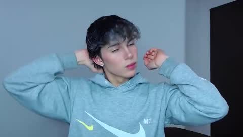 Snapshot of john_vichenso chatting on November 24, 9:47 pm John Vichenso online show from November 24, 9:47 pm