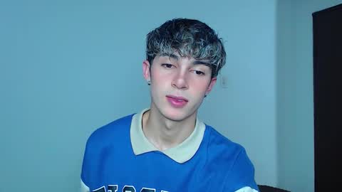 Snapshot of john_vichenso chatting on November 25, 10:32 pm John Vichenso online show from November 25, 10:32 pm