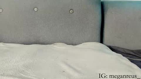 John carrie    Independent  Help me reach my goal 100 likes and 10000 followers  online show from February 13, 7:03 am