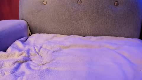 John carrie    Independent  Help me reach my goal 100 likes and 10000 followers  online show from October 7, 2:20 am