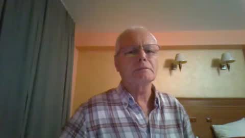 Snapshot of johndesnudado chatting on November 9, 9:35 pm johndesnudado online show from November 9, 9:35 pm