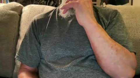 Snapshot of johndoe2365 chatting on March 17, 3:44 am john online show from March 17, 3:44 am