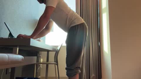 J online show from December 15, 1:04 pm