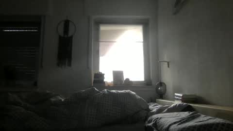 Snapshot of johngee89 chatting on January 21, 11:35 am John online show from January 21, 11:35 am