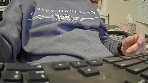 Snapshot of johngp777 chatting on March 30, 1:34 pm johngp777 online show from March 30, 1:34 pm