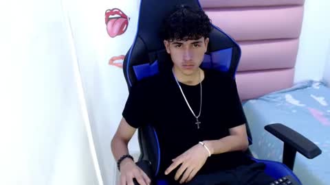 Snapshot of johnny_cagee chatting on December 4, 3:59 am johnny_cagee online show from December 4, 3:59 am