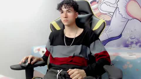Snapshot of johnny_cagee chatting on December 30, 7:15 am johnny_cagee online show from December 30, 7:15 am