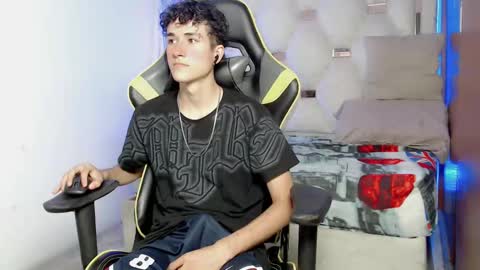 Snapshot of johnny_cagee chatting on September 25, 4:38 am johnny_cagee online show from September 25, 4:38 am
