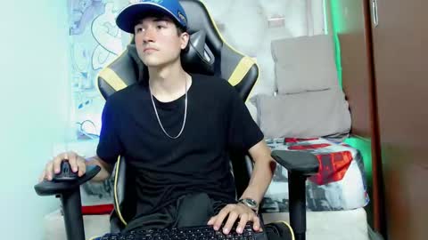Snapshot of johnny_cagee chatting on October 8, 6:44 am johnny_cagee online show from October 8, 6:44 am