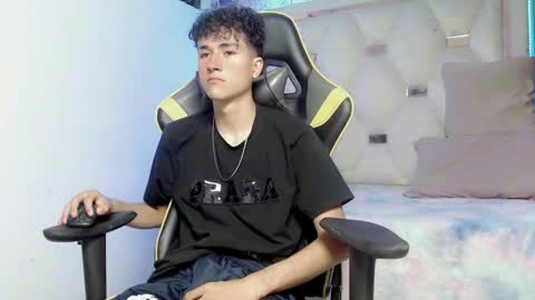 johnny_cagee online show from November 12, 5:08 am