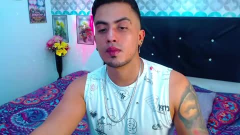 Johnny online show from May 8, 9:36 am