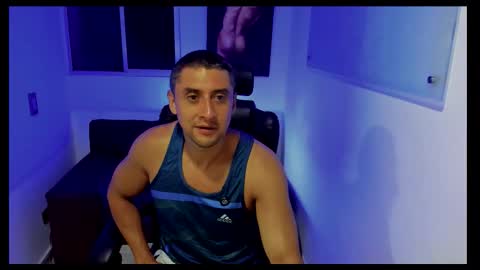 Snapshot of johnny_seens1 chatting on December 23, 12:41 am Johnny online show from December 23, 12:41 am