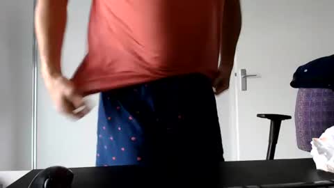 Snapshot of johnny_walker13 chatting on July 17, 9:27 am Johnny Walker13 online show from July 17, 9:27 am