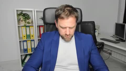 johnnydough82 online show from December 14, 4:56 am