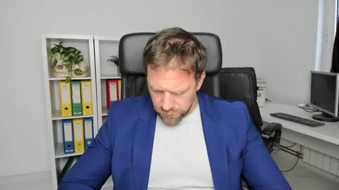 johnnydough82 online show from December 14, 8:02 am