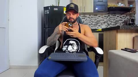 JOHNNY online show from November 30, 12:36 am