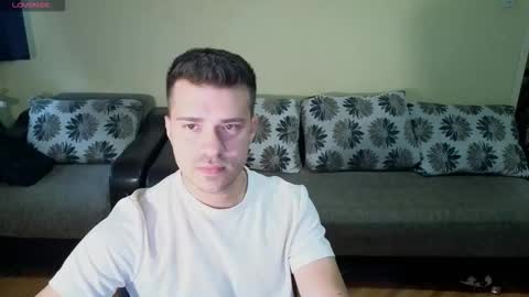 Snapshot of johnnylove21 chatting on September 17, 9:44 am Johnny online show from September 17, 9:44 am