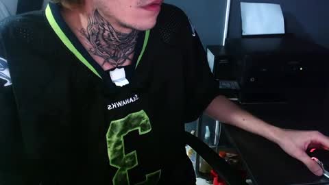 johnsonisaac94  online show from December 5, 6:43 am