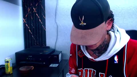 johnsonisaac94  online show from February 8, 5:29 am