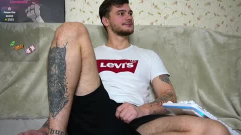 John online show from December 3, 8:45 am