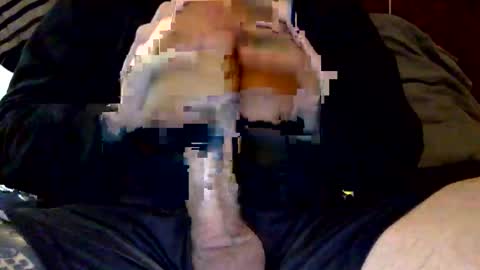 Snapshot of johnxbwc chatting on December 1, 2:27 am willxbwc online show from December 1, 2:27 am