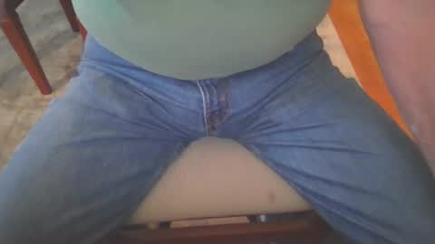 Snapshot of johnxxx549 chatting on October 1, 1:28 pm johnxxx549 online show from October 1, 1:28 pm