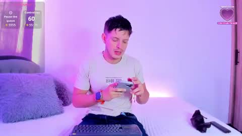 Snapshot of johnycooper08 chatting on June 12, 12:48 pm johnycooper08 online show from June 12, 12:48 pm