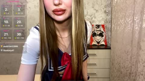 Lea online show from April 10, 2:11 pm