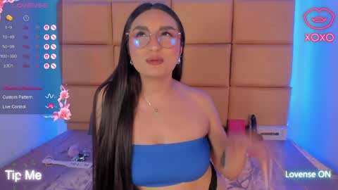 jolie_js online show from April 30, 9:08 pm