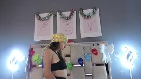 jolie_lov online show from December 15, 1:26 pm