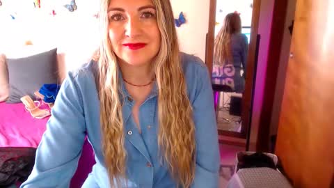 Jolie Mature online show from December 1, 8:36 pm