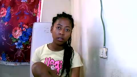 Snapshot of joliekah27 chatting on January 25, 6:45 am joliekah27 online show from January 25, 6:45 am