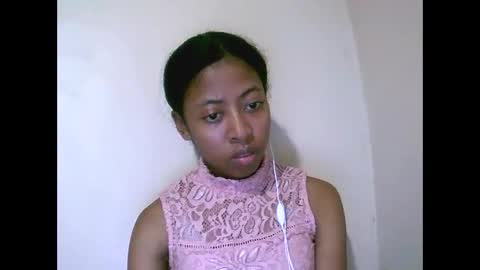 joliekah27 online show from May 21, 9:33 pm