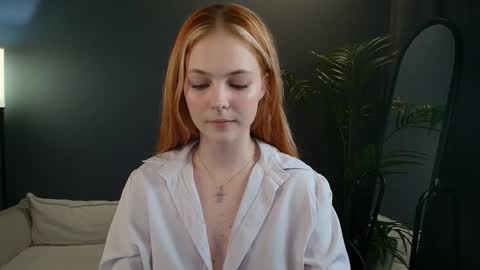 Snapshot of jolly_bean chatting on February 2, 8:24 am Polly online show from February 2, 8:24 am