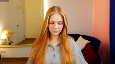 Snapshot of jolly_bean chatting on March 1, 2:37 am Polly online show from March 1, 2:37 am