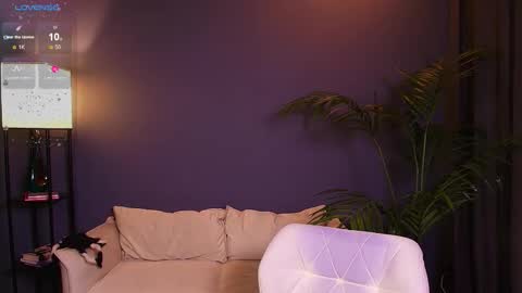 Snapshot of jolly_bean chatting on October 30, 2:24 am Polly online show from October 30, 2:24 am