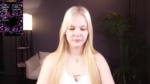 Snapshot of jolly_bean chatting on February 6, 2:38 am Polly online show from February 6, 2:38 am