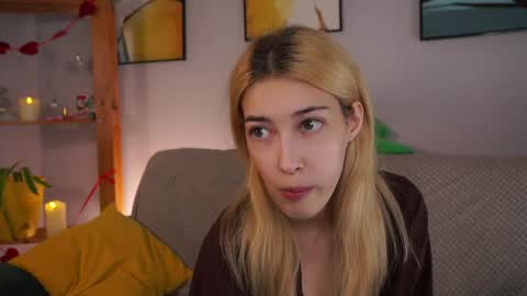 Viola online show from March 30, 1:45 pm