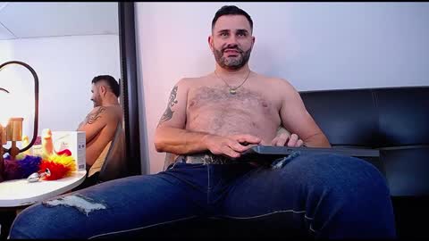  JONAS BEARD  online show from January 11, 12:33 am