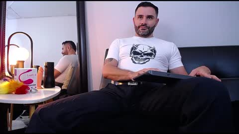  JONAS BEARD  online show from January 11, 9:04 pm