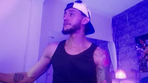 Jonas  online show from November 29, 8:01 pm