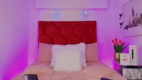 Jonas  online show from September 25, 2:43 pm