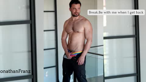 Snapshot of jonathanfranz123 chatting on December 28, 5:23 am jonathanfranz123 online show from December 28, 5:23 am